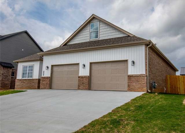 Property at 212 Nebo St, Prairie Grove, AR 72753, 3 beds, 2 baths