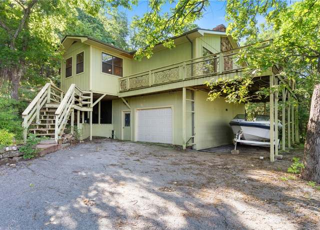 Property at 34 Leatherwood Dr, Holiday Island, AR 72631, 2 beds, 2.5 baths