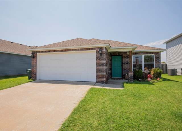 Property at 4878 W Hoover Loop, Fayetteville, AR 72704, 4 beds, 2 baths