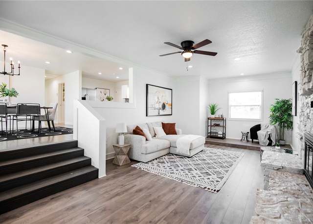 Property at 809 11th St, Bentonville, AR 72712, 3 beds, 2 baths