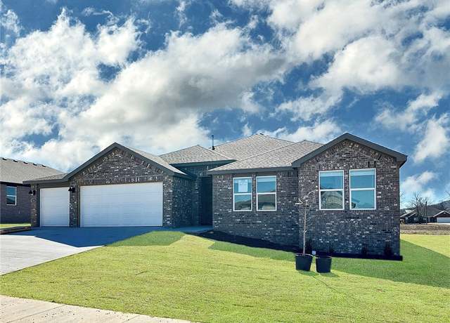 Property at 971 Pebble Dr, Prairie Grove, AR 72753, 4 beds, 2 baths