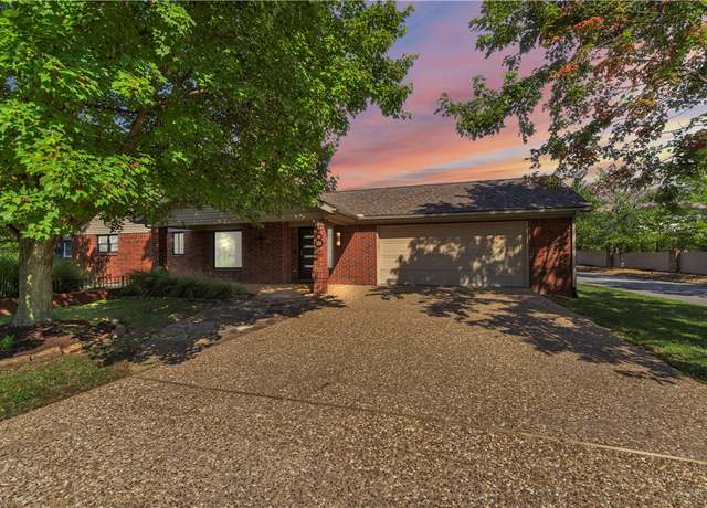 Property at 8 W Prairie Dunes Ct, Rogers, AR 72758, 2 beds, 2 baths