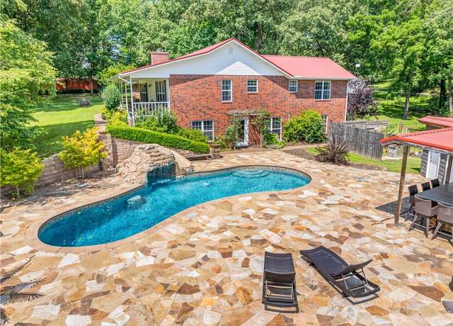 Property at 3128 Silver Valley Rd, Harrison, AR 72601, 4 beds, 3.5 baths