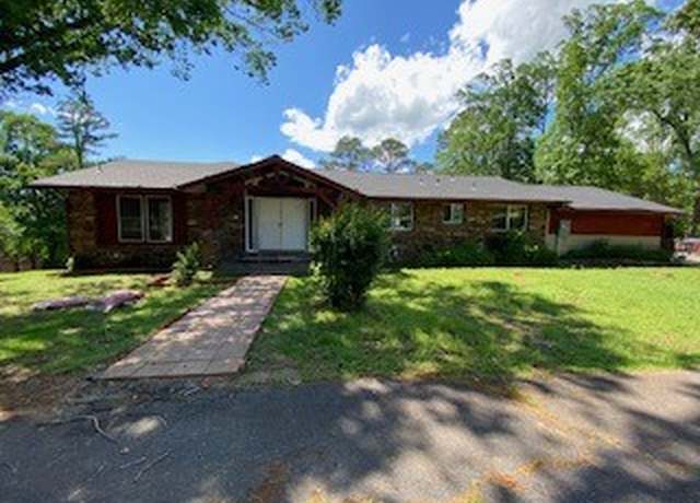 Property at 6 Briarwood Ln, Clarksville, AR 72830, 4 beds, 3.5 baths