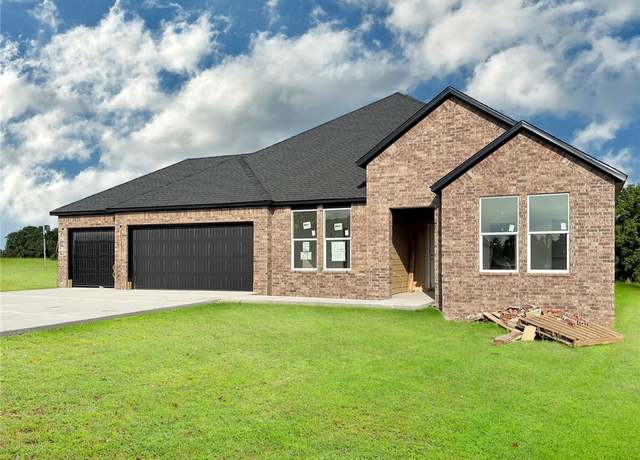 Property at 4900 Elnora Ln, Springdale, AR 72745, 4 beds, 2 baths