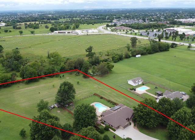 Property at 5308 Whispering Meadows Ln, Rogers, AR 72758, 4 beds, 4 baths