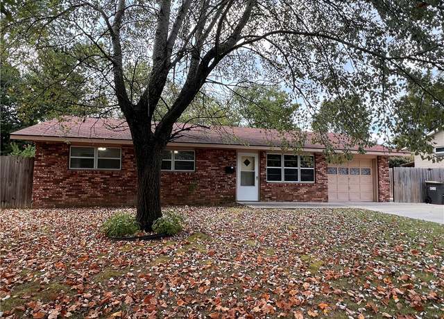 Property at 710 Hinshaw Dr, Springdale, AR 72762, 3 beds, 2.5 baths