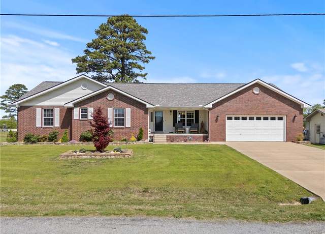 Property at 29 Indian Wells Dr, Holiday Island, AR 72631, 3 beds, 2 baths