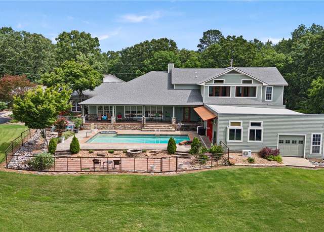 Property at 401 Quarry Rd, Russellville, AR 72801, 5 beds, 4 baths