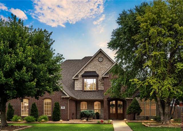 Property at 501 SE Fullerton St, Bentonville, AR 72712, 4 beds, 3.5 baths