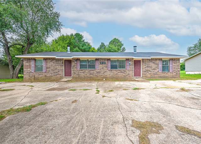 Property at 4471 & 4473 W Franciscan Trl, Fayetteville, AR 72704, 4 beds, 2 baths