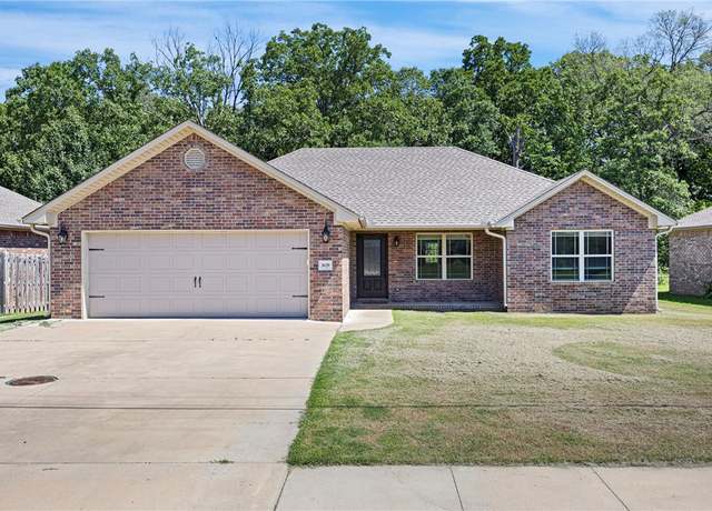Property at 1629 E 8 St, Russellville, AR 72802, 3 beds, 2 baths