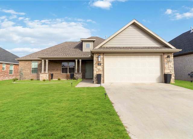 Property at 42 E Joliet St, Farmington, AR 72730, 3 beds, 2 baths