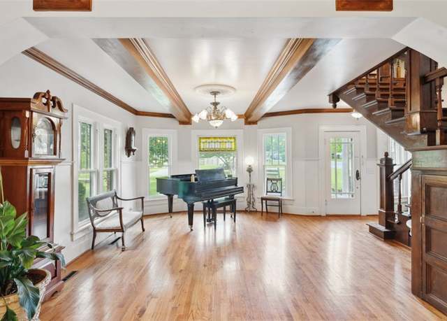 Property at 1100 N Lowell Rd, Springdale, AR 72784, 3 beds, 1.5 baths