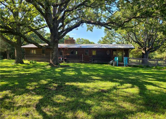 Property at 19763 Pug Gayer Rd, Fayetteville, AR 72703, 2 beds, 2 baths