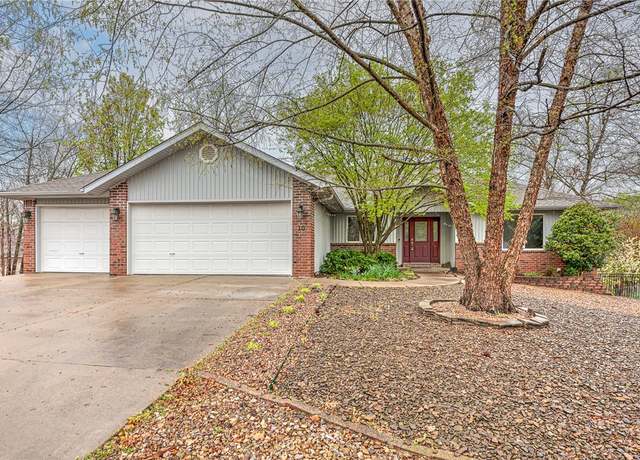 Property at 10 Thursby Ln, Bella Vista, AR 72714, 3 beds, 2 baths