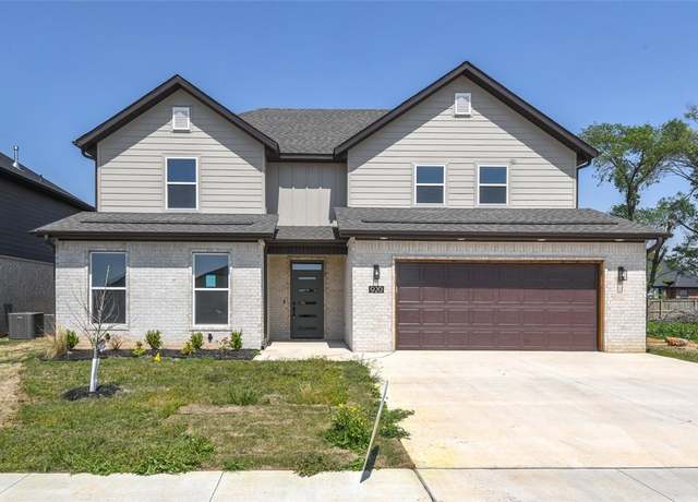 Property at 940 Moksha St, Centerton, AR 72719, 4 beds, 3 baths