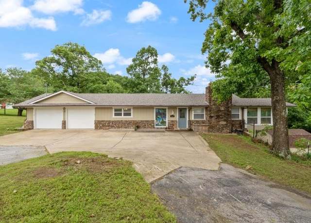 Property at 219 Little Flock Dr, Rogers, AR 72756, 3 beds, 2 baths