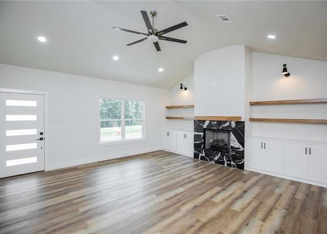 Property at 17877 W Hwy 12, Rogers, AR 72756, 3 beds, 2 baths