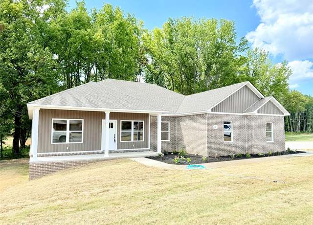 Property at 340 Stonegate Dr, Russellville, AR 72802, 3 beds, 2 baths