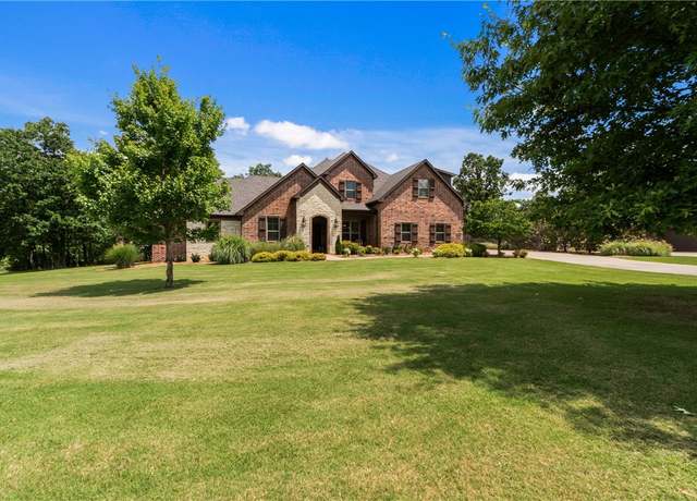 Property at 6010 W Bannister Dr, Fayetteville, AR 72704, 4 beds, 3.5 baths