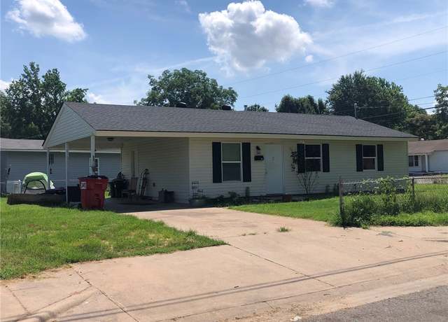 Property at 915 5th St, Dardanelle, AR 72834, 3 beds, 1 bath