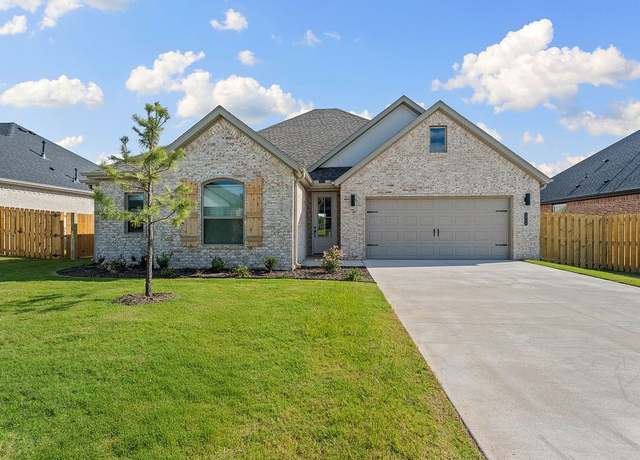 Property at 1813 Edwards St, Pea Ridge, AR 72751, 4 beds, 2 baths