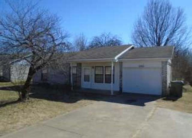 Property at 3502 W Olive St, Rogers, AR 72756, 3 beds, 1 bath