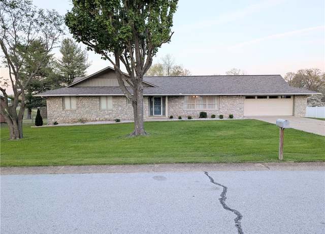Property at 105 Wren St, Harrison, AR 72601, 3 beds, 3 baths