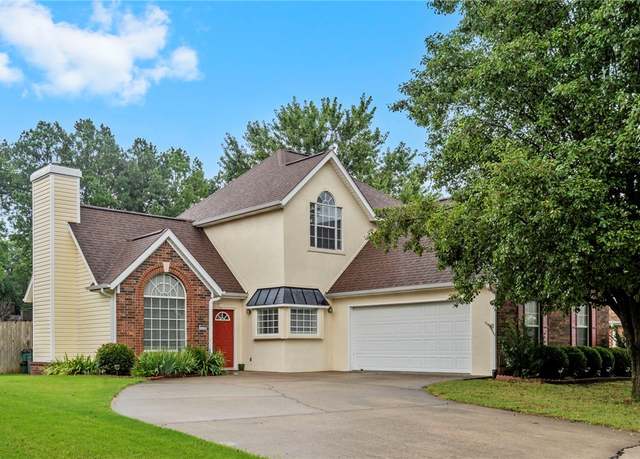 Property at 2172 E Deer Creek Dr, Fayetteville, AR 72703, 3 beds, 2.5 baths