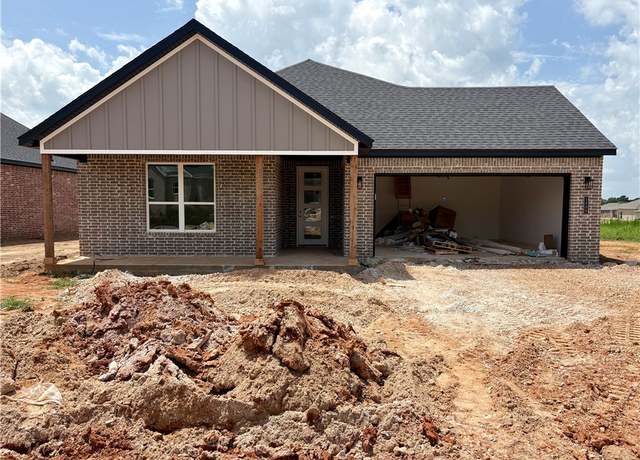 Property at 1809 Edwards St, Pea Ridge, AR 72751, 3 beds, 2 baths