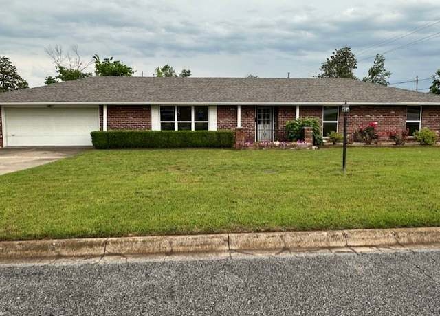 Property at 706 W Will Rogers Dr, Rogers, AR 72756, 3 beds, 2 baths