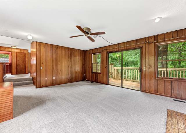Property at 18880 Cedar Ter, Fayetteville, AR 72703, 2 beds, 1.5 baths