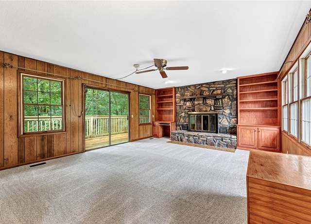 Property at 18880 Cedar Ter, Fayetteville, AR 72703, 2 beds, 1.5 baths