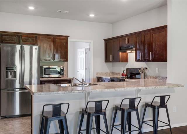 Property at 2839 W Azurite St, Fayetteville, AR 72704, 4 beds, 2 baths
