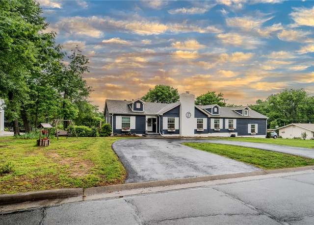 Property at 2520 S 22nd St, Fort Smith, AR 72901, 3 beds, 3.5 baths