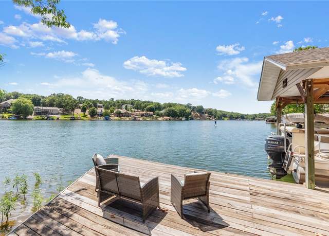 Property at 103 Forfar Dr, Bella Vista, AR 72715, 4 beds, 3 baths