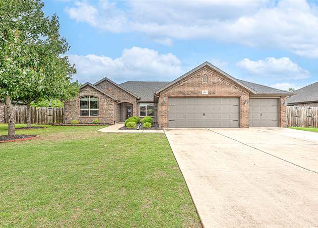 Property at 1805 SW Birch St, Bentonville, AR 72713, 3 beds, 2 baths