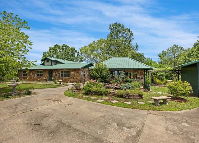 Property at 9417 Puddin Ridge Rd, Ozark, AR 72949, 4 beds, 3.5 baths