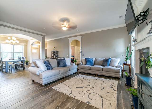 Property at 1653 S Laurel Lndg, Fayetteville, AR 72701, 4 beds, 3 baths