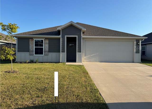 Property at 1317 Chavis St, Gentry, AR 72734, 4 beds, 2 baths