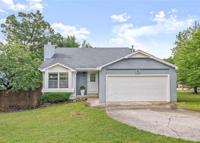 Property at 1137 E Township St, Fayetteville, AR 72703, 3 beds, 2 baths