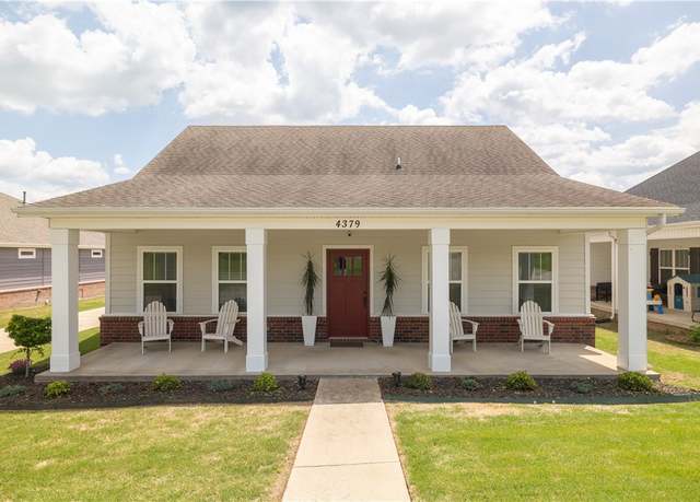 Property at 4379 W Mount Comfort Rd, Fayetteville, AR 72704, 3 beds, 2 baths