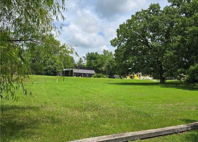 Property at 1929 E Huntsville Rd, Fayetteville, AR 72701
