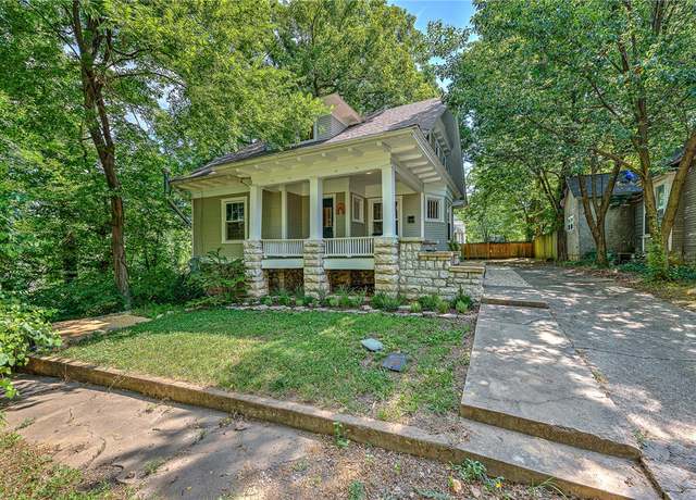 Property at 413 S Madison St, Siloam Springs, AR 72761, 4 beds, 2 baths