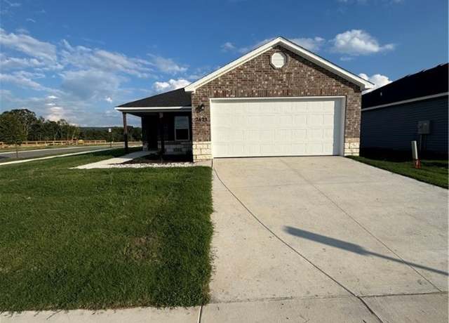 Property at 2623 E Meramec St, Fayetteville, AR 72701, 4 beds, 2 baths