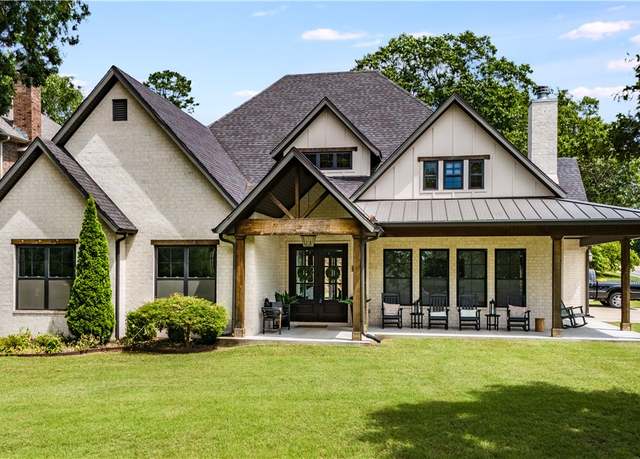 Property at 100 W Lakeview Dr, Springdale, AR 72764, 5 beds, 3.5 baths