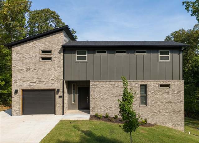 Property at 13 Carrick Dr, Bella Vista, AR 72715, 2 beds, 2 baths