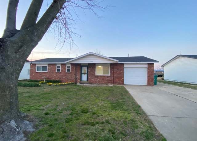 Property at 1313 Margaret Pl, Rogers, AR 72756, 3 beds, 1.5 baths