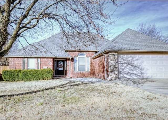 Property at 211 Essex Way, Centerton, AR 72719, 3 beds, 2 baths